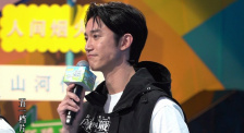 疯狂撞击同学白丝麻麻